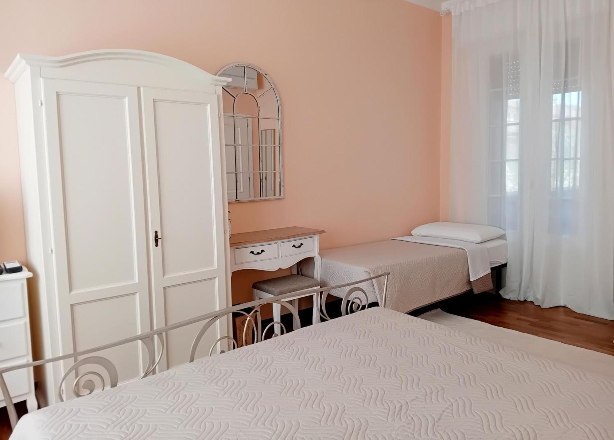 Villa Bruna Чезенатико Стая снимка